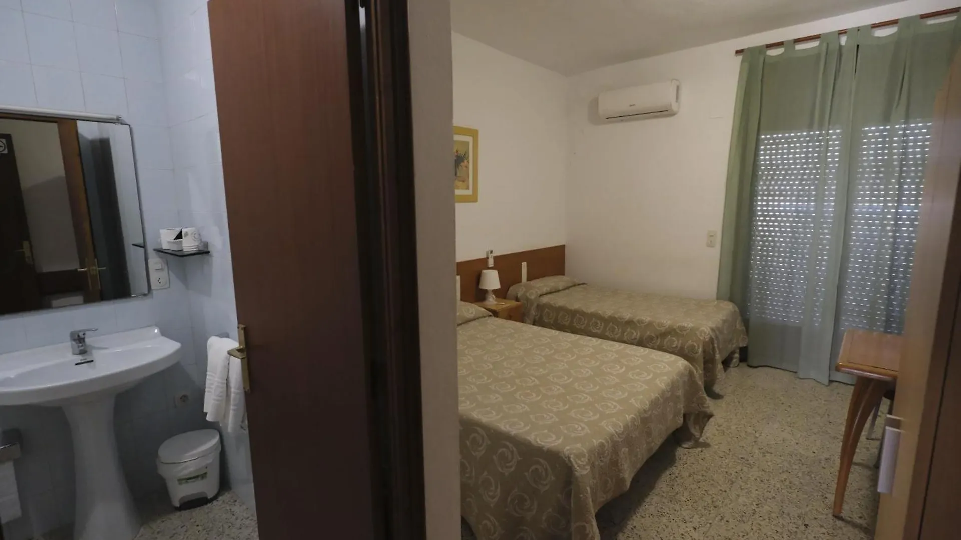 Pensio Fluvia Hotel Bascara 0*,  Spain
